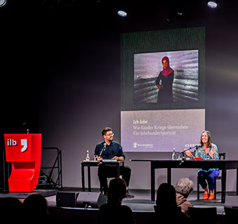 Dominic Nahr und Martina Dase auf dem Literaturfestival Berlin.