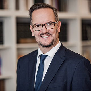 Dr. Dietmar Kurze, Fachanwalt für Erbrecht und Vorsorgeanwalt in der Berliner Kanzlei Kärgel, de Maizière & Partner