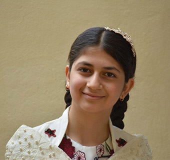 Die 13-jährige Raya* aus dem Irak hatte keinen leichten Schulstart. In einem Bildungs- und Kinderschutzprojekt von Save the Children, gefördert durch das BMZ, wurde sie unterstützt.