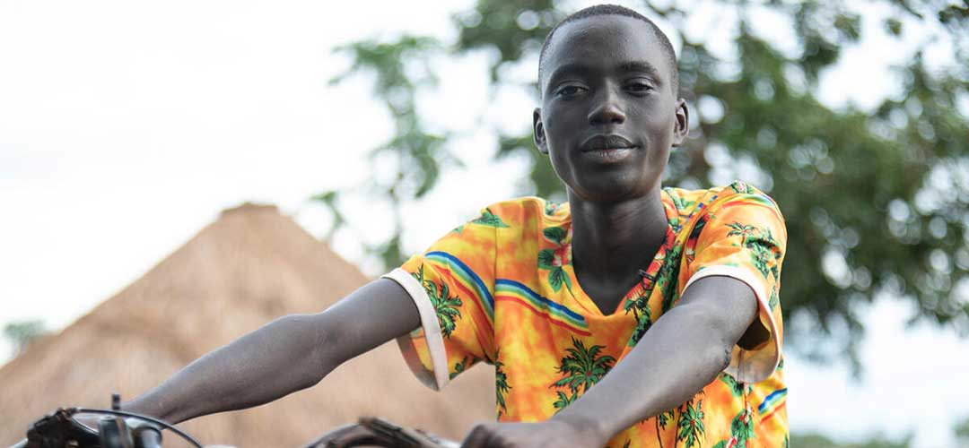 Daniel ist aus dem Südsudan geflohen und lebt in einem Camp in Uganda. © Save the Children