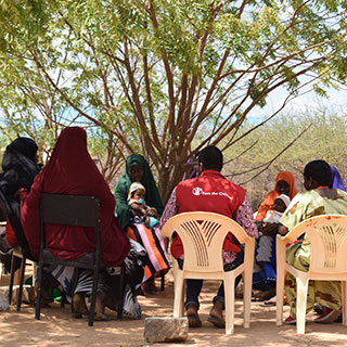 Flüchtlingscamp Dadaab, Geflüchtete und Mitarbeiter von Save the Children