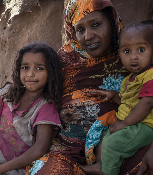 Layla* und Samara* leben als Nomaden im Bundesstaat Sennar, Sudan. Sie nahmen an einem Gesundheitsprogramm von Save the Children teil.