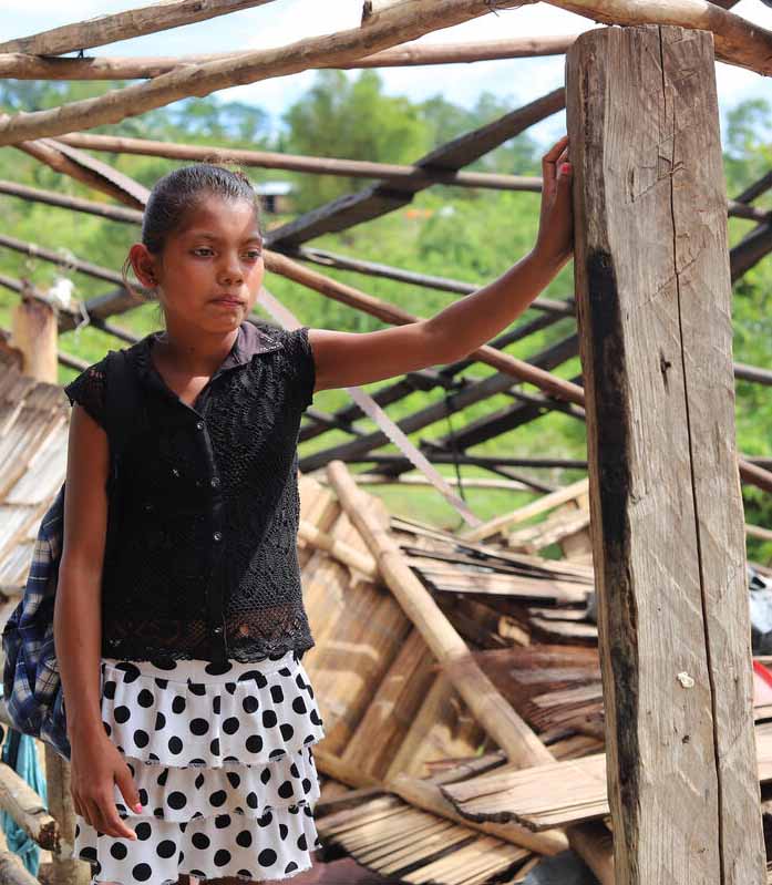 Als im November 2020 gleich zwei starke Wirbelstürmen auf Nicaragua trafen, wurde das Haus der 12-jährigen Mirna und ihrer Familie zerstört. Durch den Klimawandel treten Stürme dieser Art immer häufiger auf.