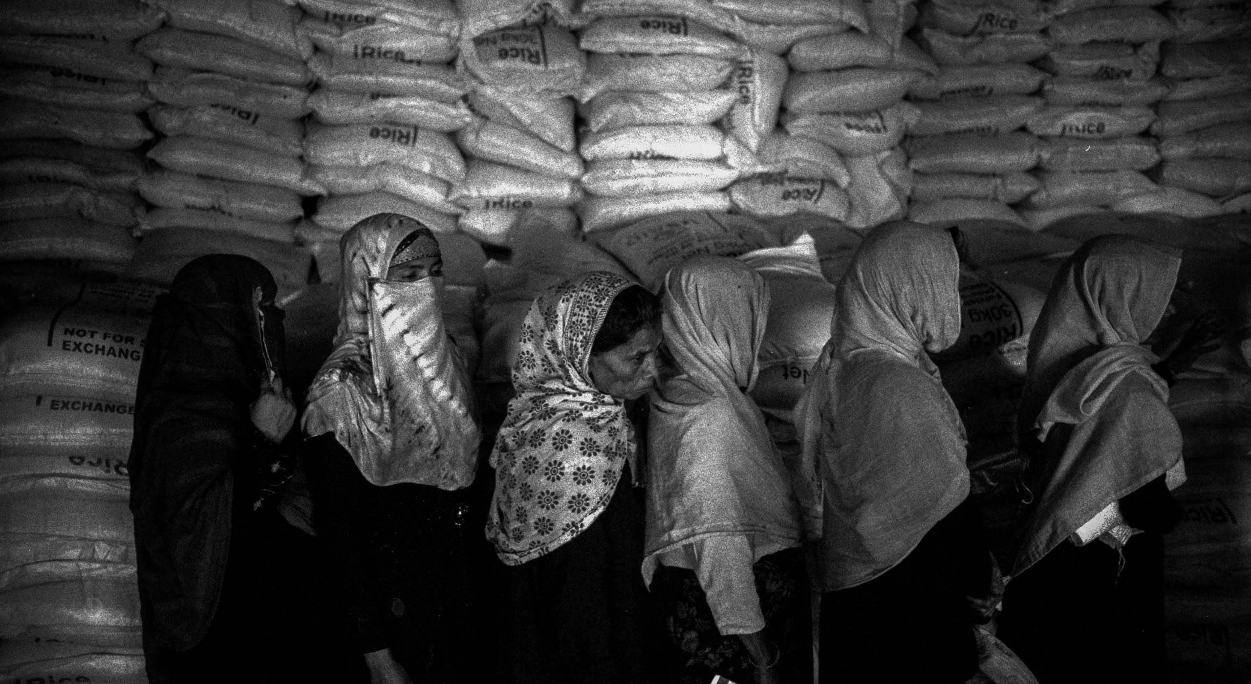 Essensausgabe von Save the Children für Rohingya 