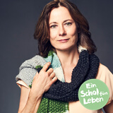 Schauspielerin Inka Friedrich trägt den Schal fürs Leben 2019. 