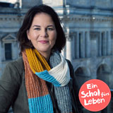 Annalena Baerbock ist Botschafterin für den Schal fürs Leben 2020 und unterstützen die Aktion für syrische Kinder. © David Maupilé