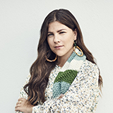 Portrait von Jessica Weiss mit Schal
