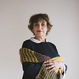 Portrait von Katharina Thalbach mit Schal