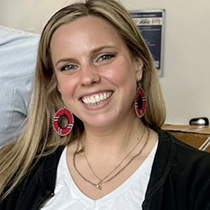 Porträtfoto von Save the Children-Mitarbeiterin Liza Jost