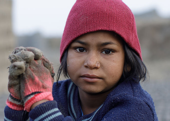Sita ist 10 und arbeitet in einer Ziegelei. Jetzt Kinderarbeit stoppen